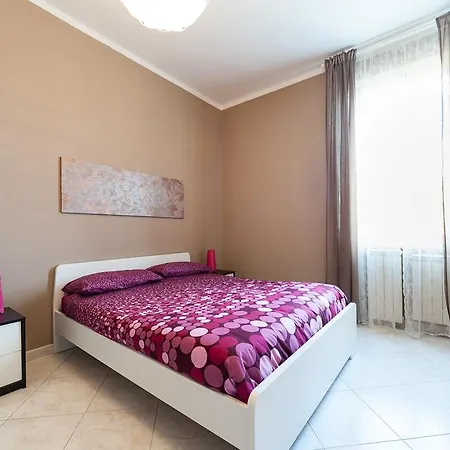 Homeinn Re Di דירה